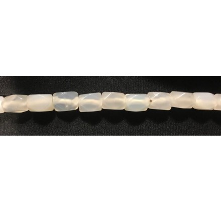 Ágata Blanca nugget facetado 12*10 mm.