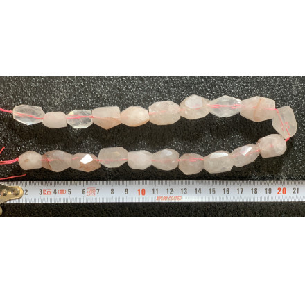 Cuarzo Frambuesa nugget facetado 20-25 mm * 15-18 mm